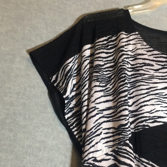 CHICO’S TRAVELERS Animal Print & Lace Versatile Extra Long Line Tunic Top - Picture 6 of 16